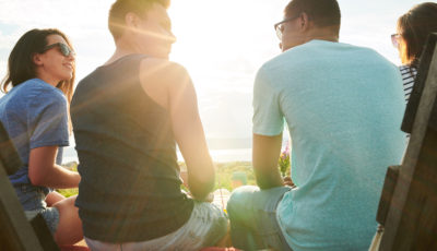 10 نصائح تساعدك لتكوين صداقات جديدة