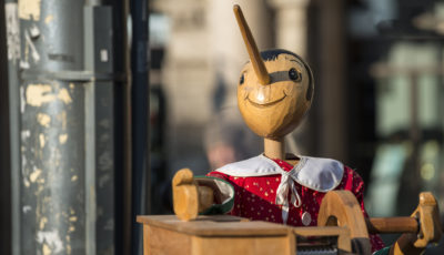 الكذب: التعرف على الشخص الكاذب وكيفية مواجهته